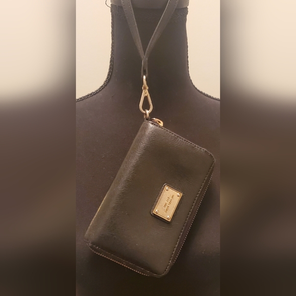 Michael Kors Wristlet/Wallet - Picture 1 of 5